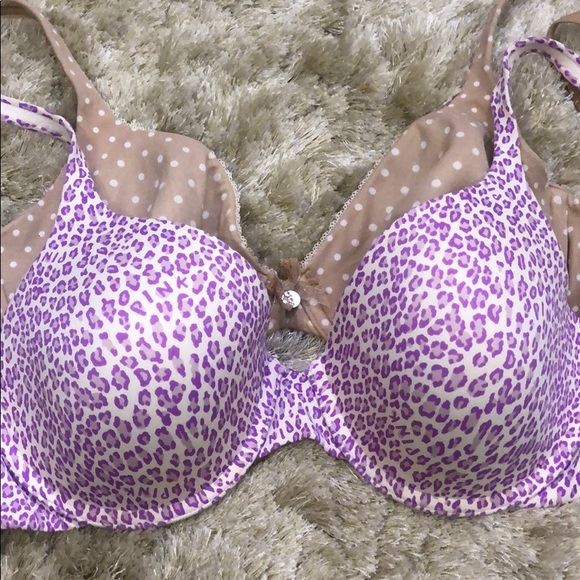 2 Victoria Secret bras - Picture 1 of 3